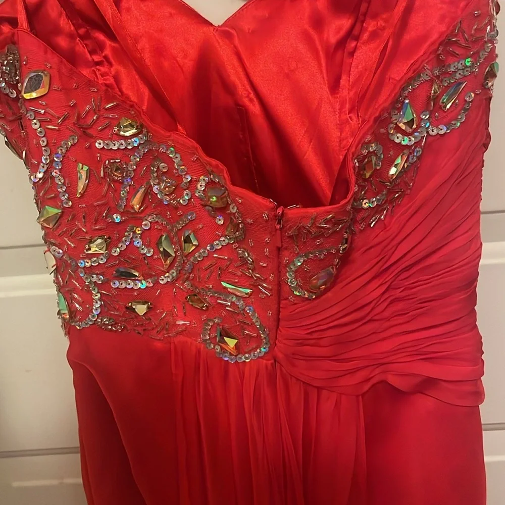 GUC - Flash by Mac Duggal Beaded Formal Gown in Sz 4 - Picture 9 of 15